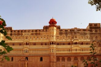 Rajasthan Royals vs KKR: When Cricket Teams Inspire Bollywood Movies