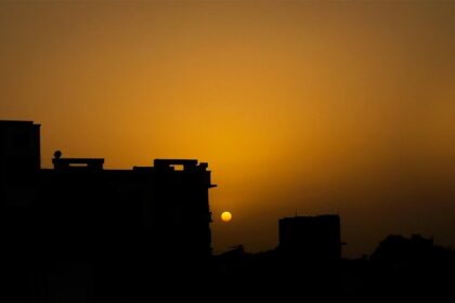 Ahmedabad Temperature Guide 2026: Monthly Weather, Heat Records & Survival Tips