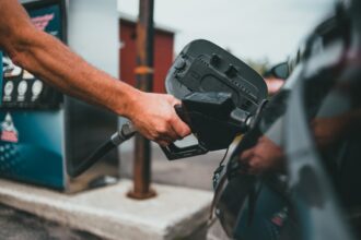 Petrol Price Guide 2026: Mumbai Cross ₹115, Delhi at ₹112 - Complete Fuel Facts