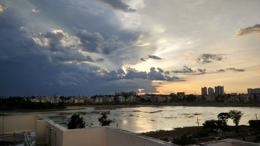Bangalore Weather Guide 2026: Best Time to Visit Garden City and Monthly Climate Breakdown