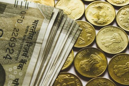 ब्याज (Interest) Explained: SBI vs HDFC Bank Fixed Deposit Rates in 2026 - Which Bank Gives Better Returns?